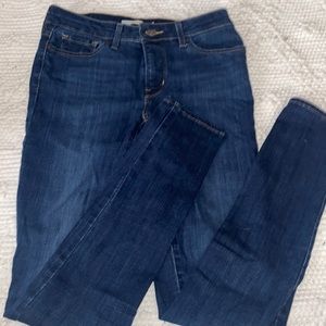 Levi’s 711 skinny jeans!